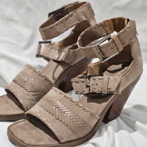 Vince Camuto Suraylin  Beige Taupe Suede Strappy Block Heel Sandals | Size 9M